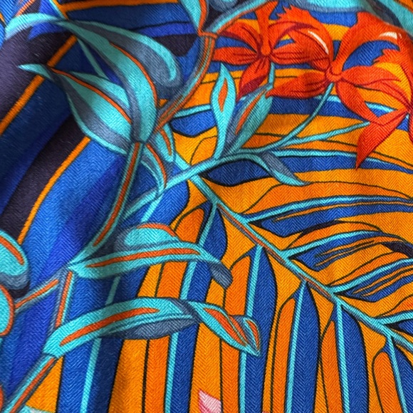 Hermes Shawl. New with tag in box. - Picture 10 of 14